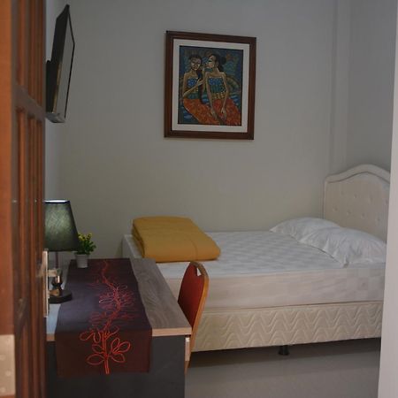 Puri Sagopi Guest House Maguwo Exteriör bild