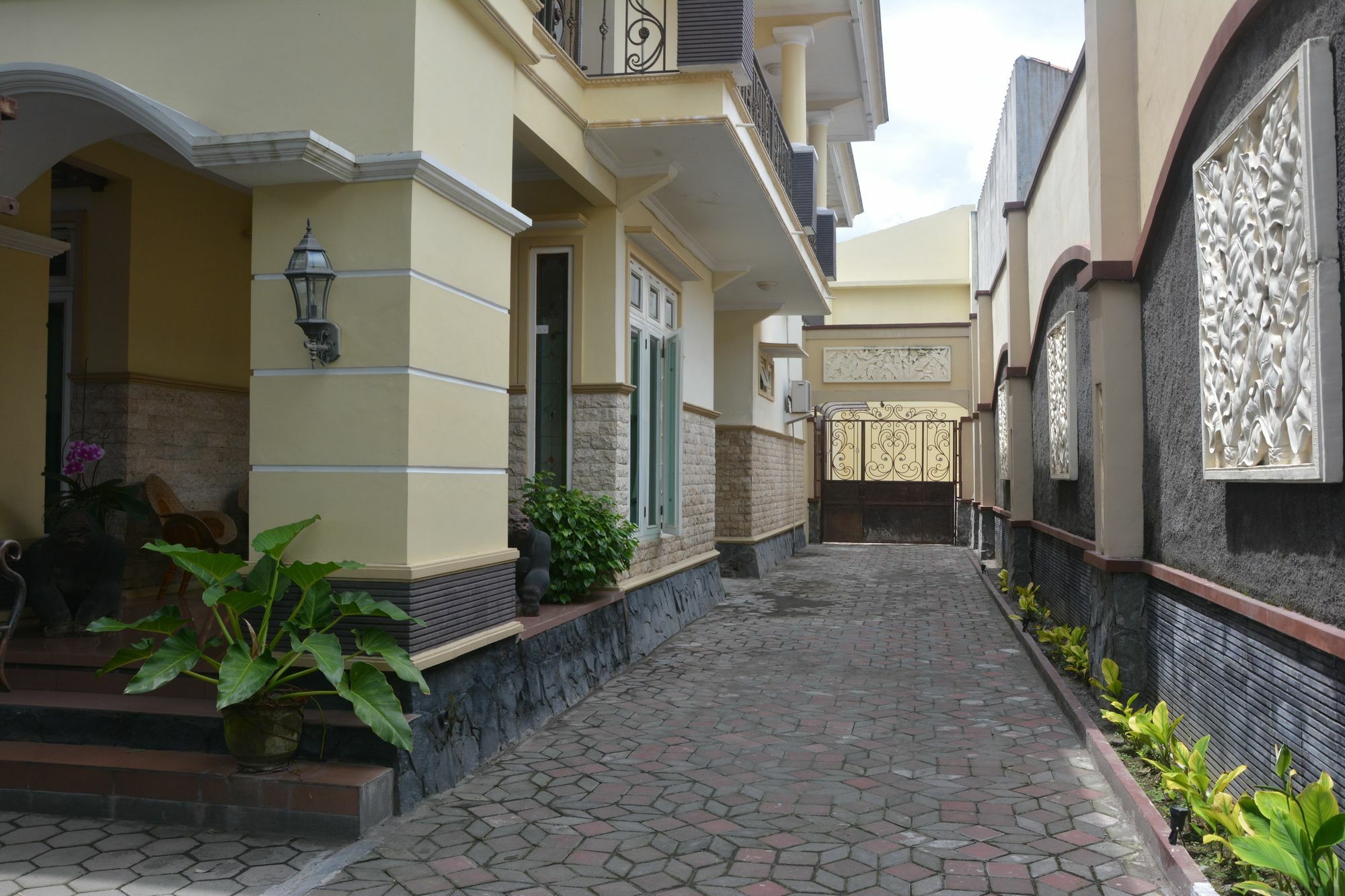 Puri Sagopi Guest House Maguwo Exteriör bild